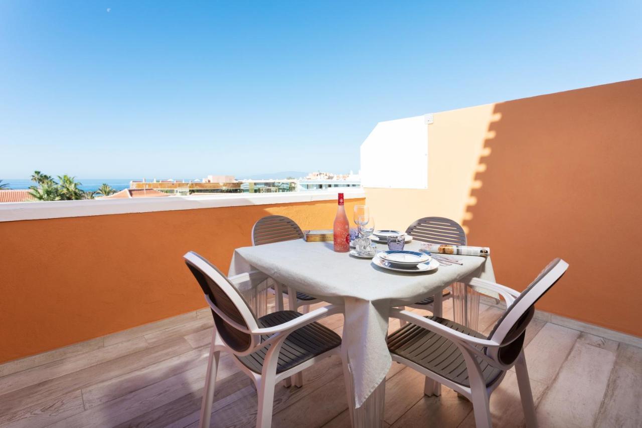 Seaside Haven: Vistas With Pool And Ocean Views Apartment Playa de las Americas (Tenerife)