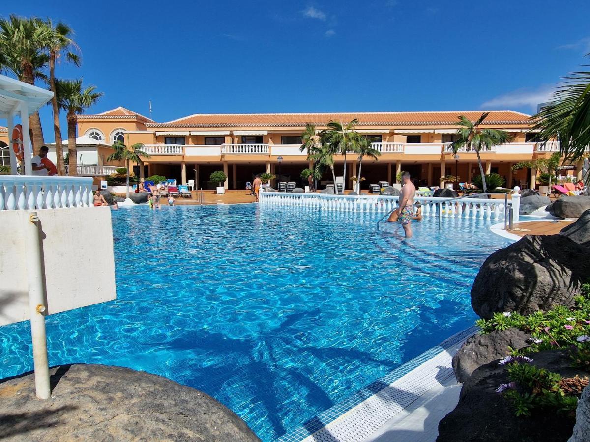 Playa Vistas With Breathtaking Sea View, Only 100 M To The Sea, Heated Pool, Aircondition For A Fee, Wifi Playa de las Americas (Tenerife)