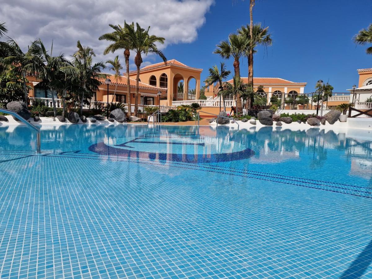 Playa Vistas With Breathtaking Sea View, Only 100 M To The Sea, Heated Pool, Aircondition For A Fee, Wifi Apartamento Playa de las Americas (Tenerife)